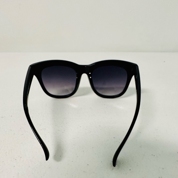 REDUCED. Lot of TWO PAIR SUNGLASSES Franco Sarto and generic shape. Bargain! - Picture 7 of 14